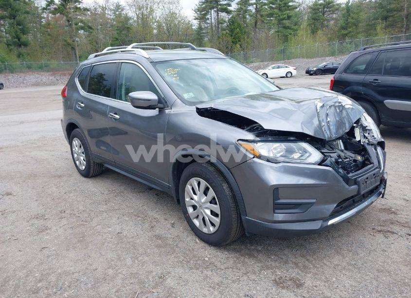 2017 Nissan Rogue S (VIN KNMAT2MV0HP513605) main photo