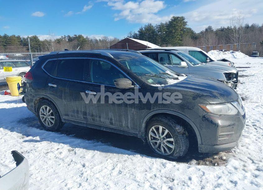 Photo 12 of 2017 Nissan Rogue SV (VIN KNMAT2MV0HP608665)