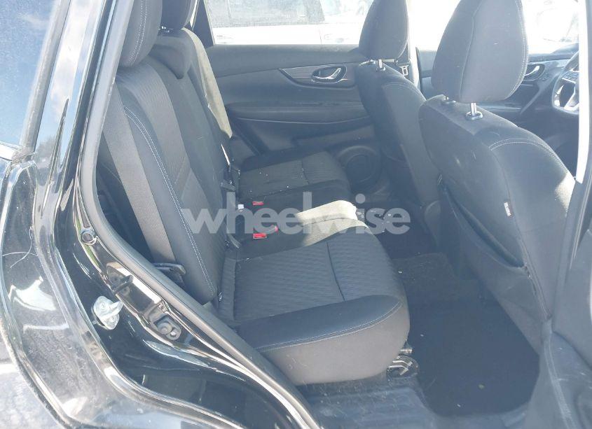 Photo 8 of 2017 Nissan Rogue SV (VIN KNMAT2MV0HP608665)