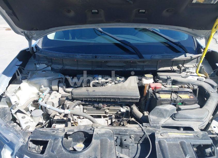 Photo 10 of 2018 Nissan Rogue S (VIN KNMAT2MV0JP508605)