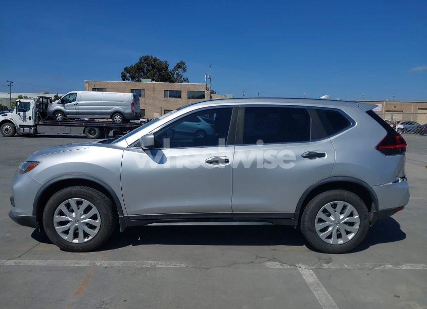 Photo 14 of 2018 Nissan Rogue S (VIN KNMAT2MV0JP508605)