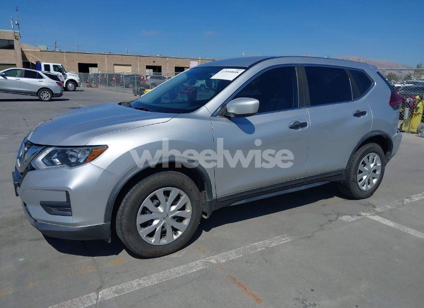 Photo 2 of 2018 Nissan Rogue S (VIN KNMAT2MV0JP508605)