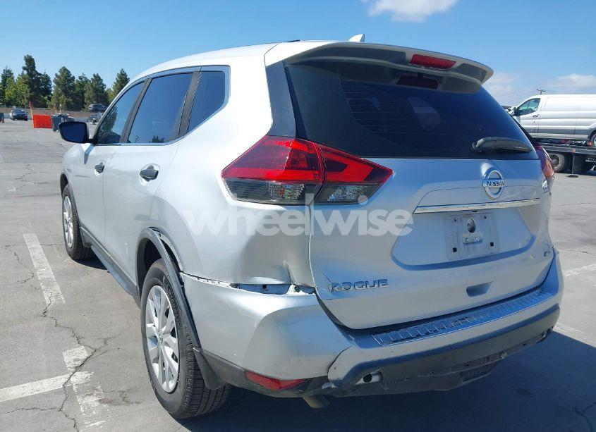 Photo 6 of 2018 Nissan Rogue S (VIN KNMAT2MV0JP508605)