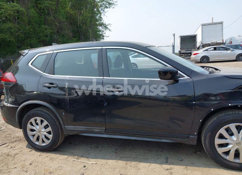 Photo 13 of 2018 Nissan Rogue S (VIN KNMAT2MV0JP545265)