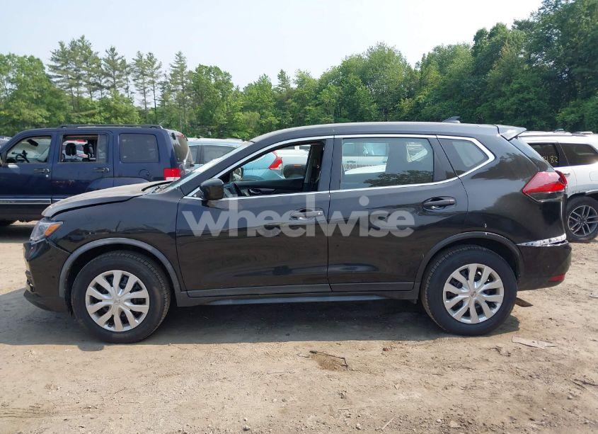 Photo 14 of 2018 Nissan Rogue S (VIN KNMAT2MV0JP545265)