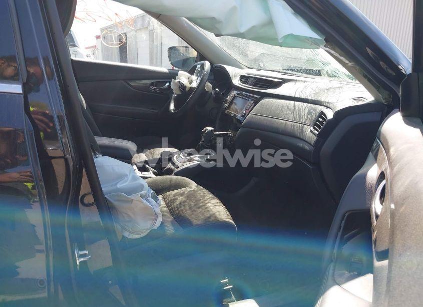 Photo 5 of 2019 Nissan Rogue SV (VIN KNMAT2MV0KP519203)