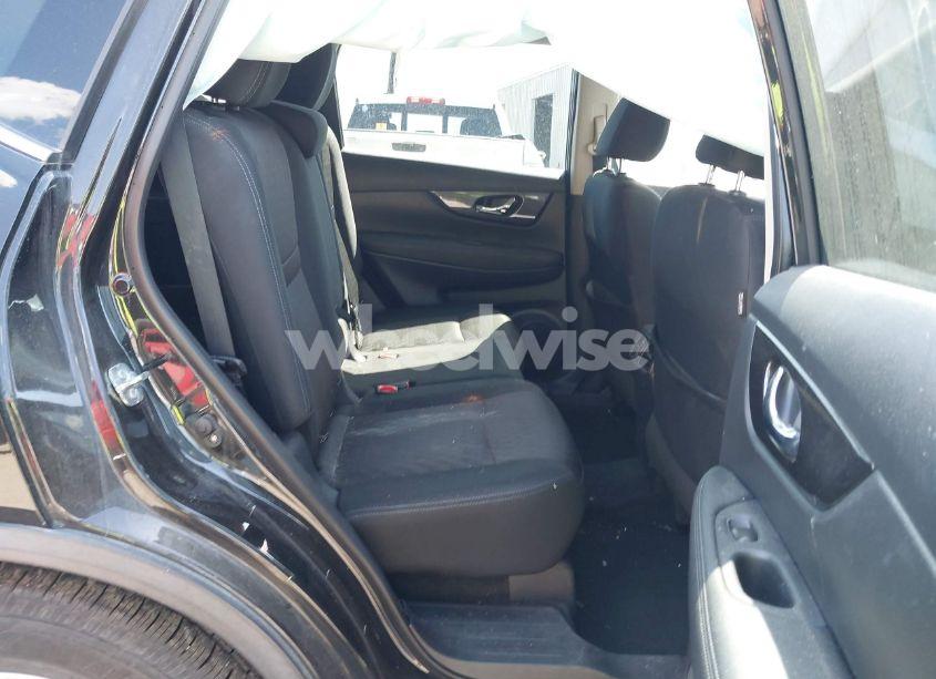 Photo 8 of 2019 Nissan Rogue SV (VIN KNMAT2MV0KP519203)