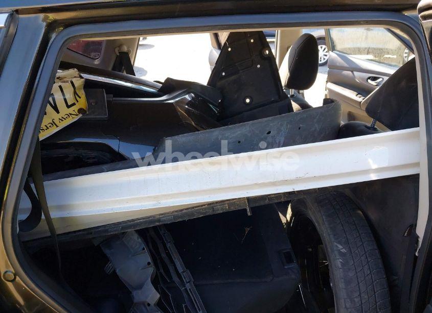 Photo 11 of 2015 Nissan Rogue S (VIN KNMAT2MV1FP541779)