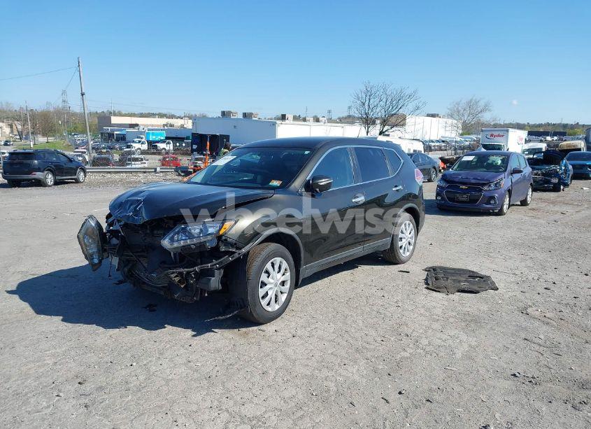 Photo 2 of 2015 Nissan Rogue S (VIN KNMAT2MV1FP541779)