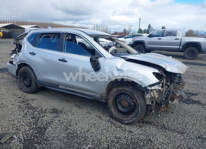 2017 Nissan Rogue S (VIN KNMAT2MV1HP515380) main photo