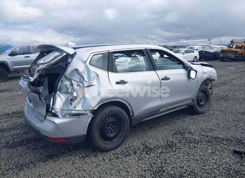 Photo 4 of 2017 Nissan Rogue S (VIN KNMAT2MV1HP515380)