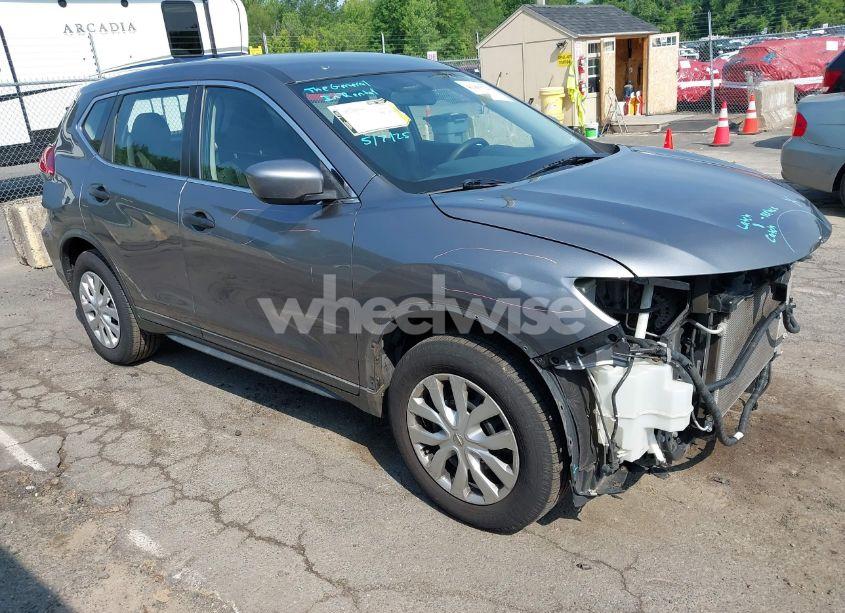 2017 Nissan Rogue S (VIN KNMAT2MV1HP527951) main photo