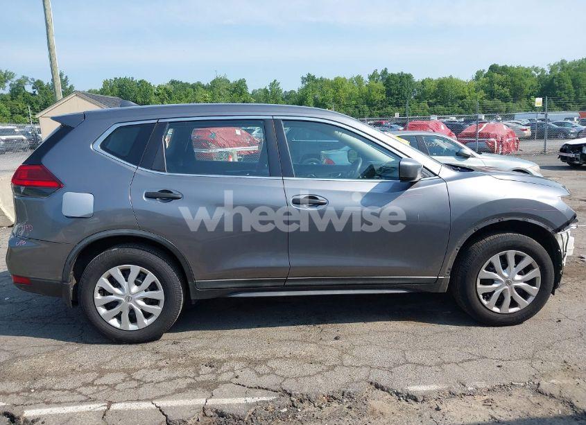 Photo 13 of 2017 Nissan Rogue S (VIN KNMAT2MV1HP527951)