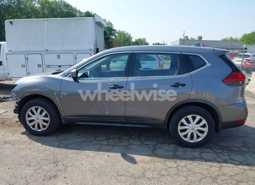 Photo 14 of 2017 Nissan Rogue S (VIN KNMAT2MV1HP527951)