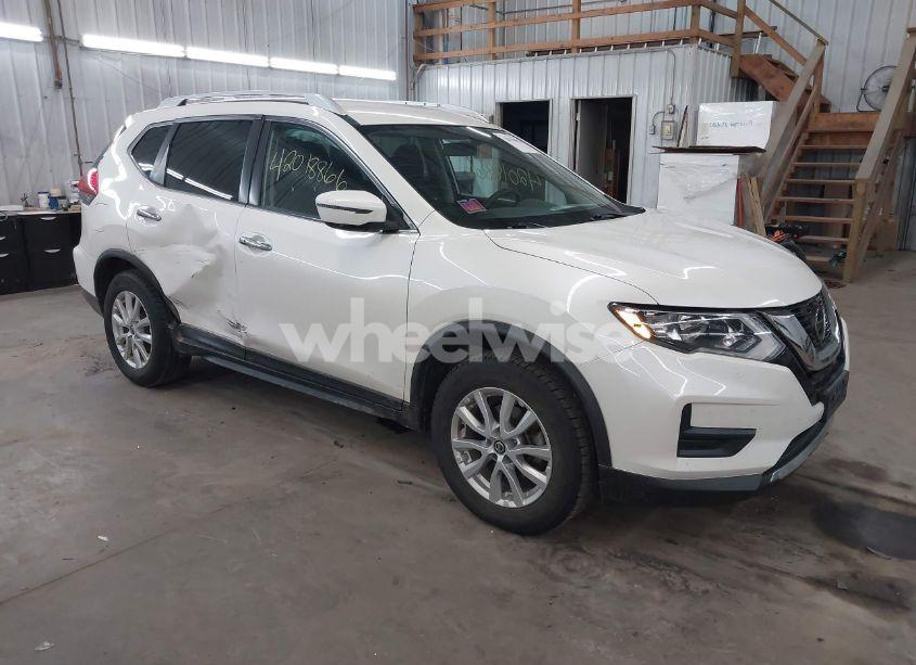 2018 Nissan Rogue SV (VIN KNMAT2MV1JP563192) main photo