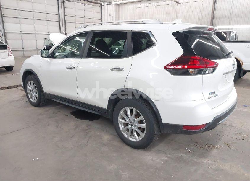 Photo 3 of 2018 Nissan Rogue SV (VIN KNMAT2MV1JP563192)