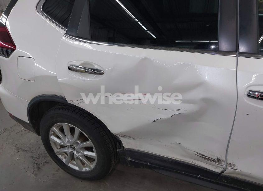 Photo 6 of 2018 Nissan Rogue SV (VIN KNMAT2MV1JP563192)
