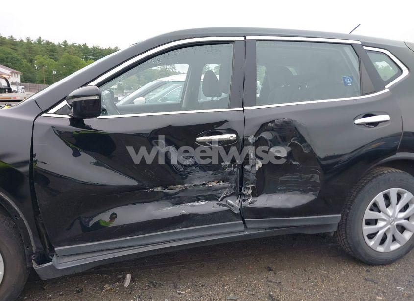 Photo 16 of 2015 Nissan Rogue S (VIN KNMAT2MV2FP531391)