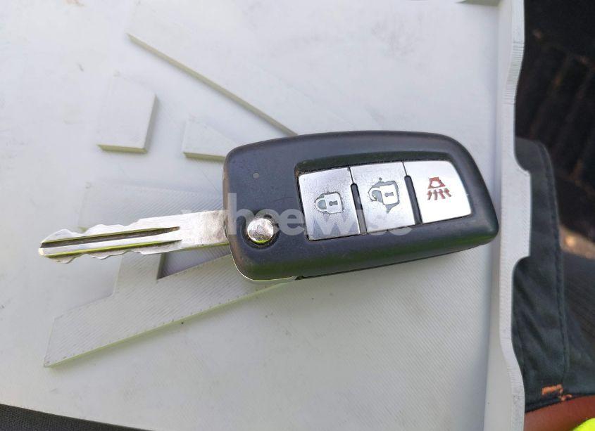 Photo 11 of 2015 Nissan Rogue S (VIN KNMAT2MV2FP573074)