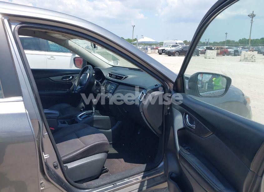 Photo 5 of 2015 Nissan Rogue S (VIN KNMAT2MV2FP573074)