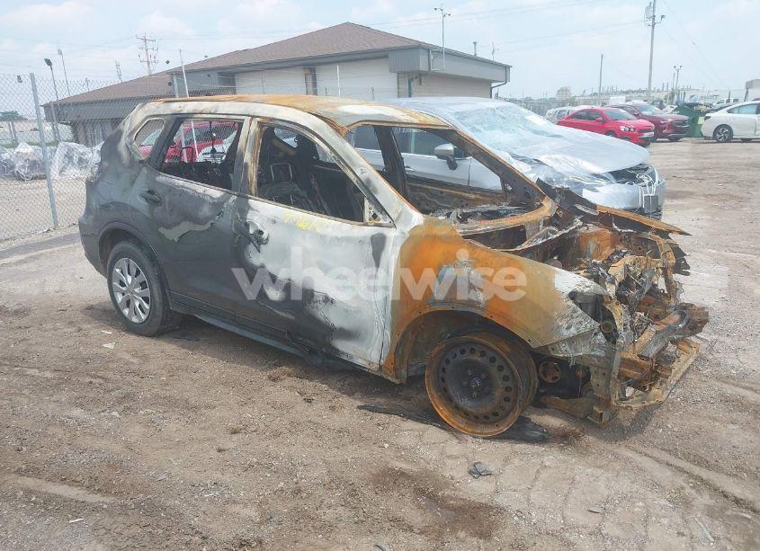 2017 Nissan Rogue S (VIN KNMAT2MV2HP535282) main photo