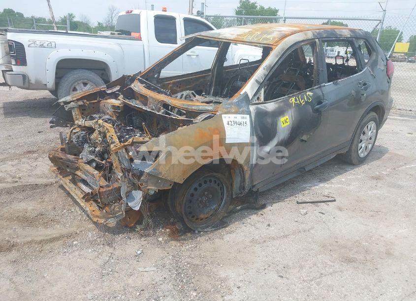 Photo 2 of 2017 Nissan Rogue S (VIN KNMAT2MV2HP535282)