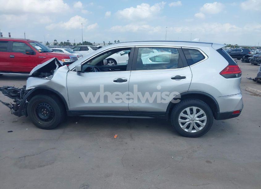 Photo 15 of 2017 Nissan Rogue S (VIN KNMAT2MV2HP538019)