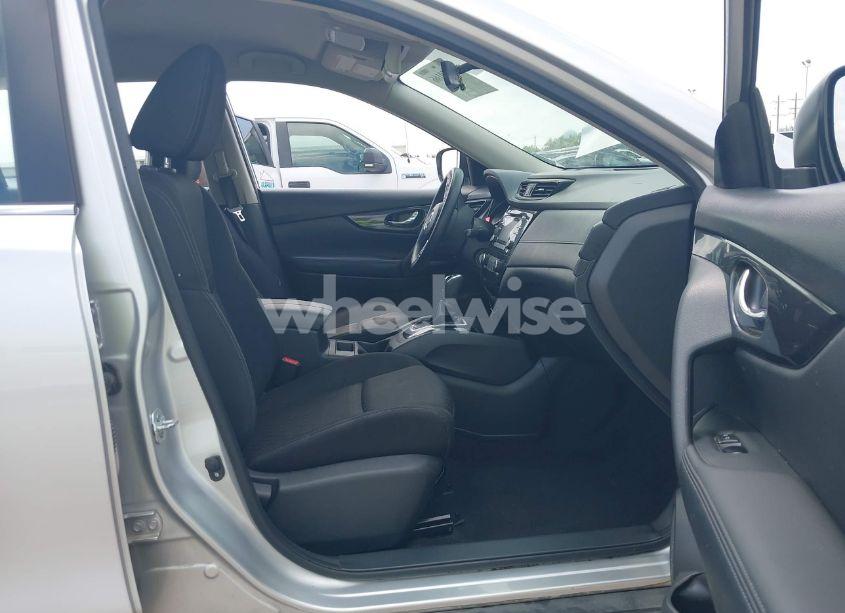 Photo 5 of 2017 Nissan Rogue S (VIN KNMAT2MV2HP538019)