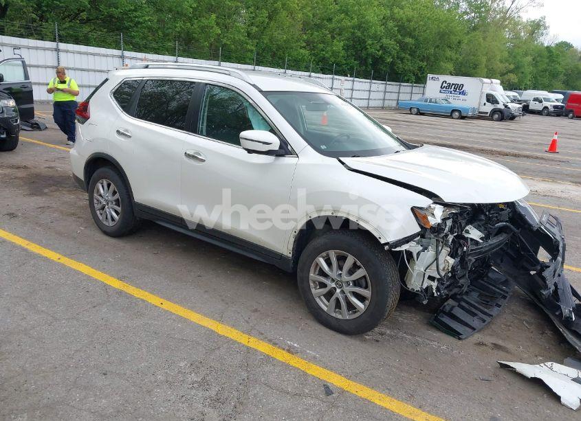 2018 Nissan Rogue SV (VIN KNMAT2MV2JP513904) main photo