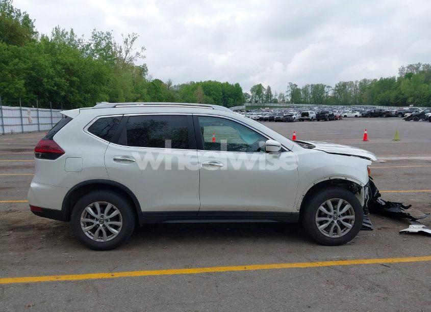Photo 13 of 2018 Nissan Rogue SV (VIN KNMAT2MV2JP513904)