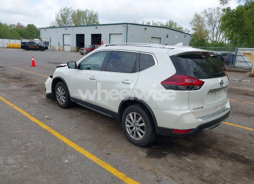 Photo 3 of 2018 Nissan Rogue SV (VIN KNMAT2MV2JP513904)