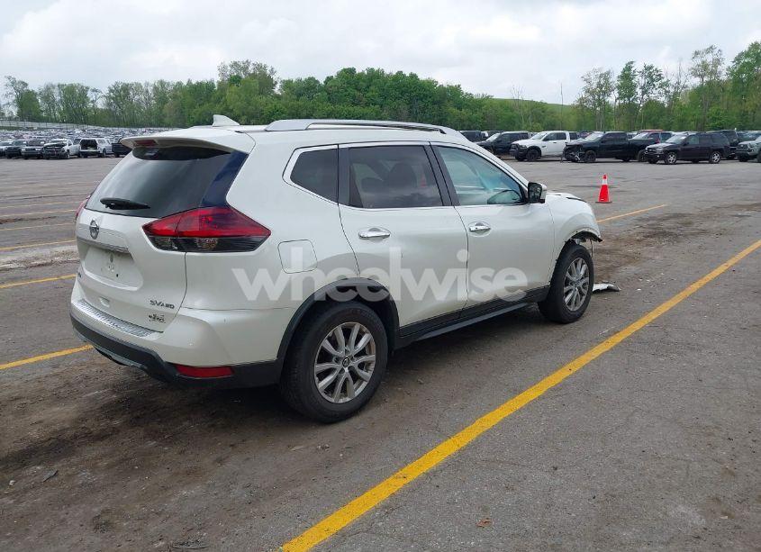 Photo 4 of 2018 Nissan Rogue SV (VIN KNMAT2MV2JP513904)