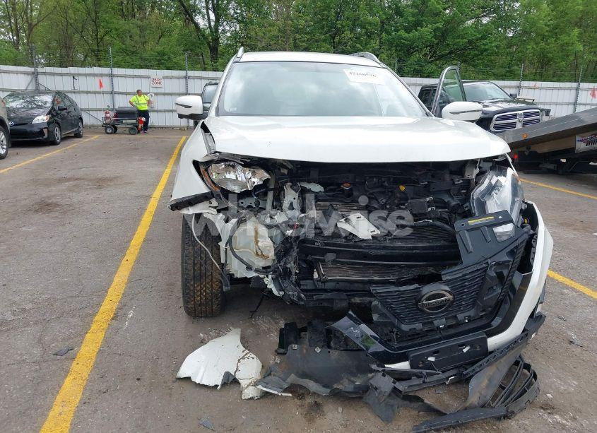 Photo 6 of 2018 Nissan Rogue SV (VIN KNMAT2MV2JP513904)