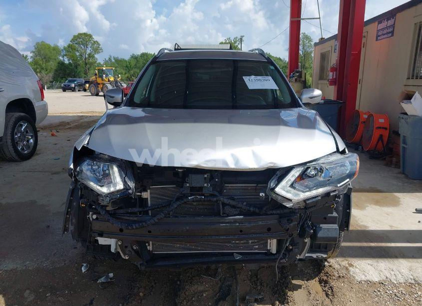 Photo 13 of 2018 Nissan Rogue SV (VIN KNMAT2MV2JP591325)