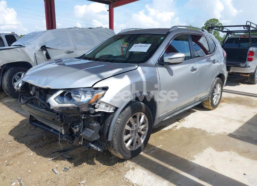 Photo 2 of 2018 Nissan Rogue SV (VIN KNMAT2MV2JP591325)