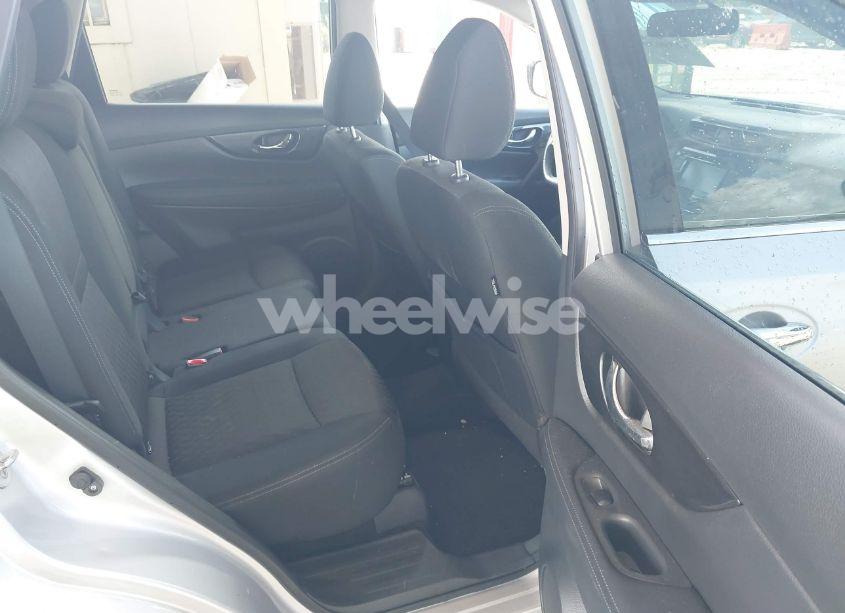 Photo 8 of 2018 Nissan Rogue SV (VIN KNMAT2MV2JP591325)