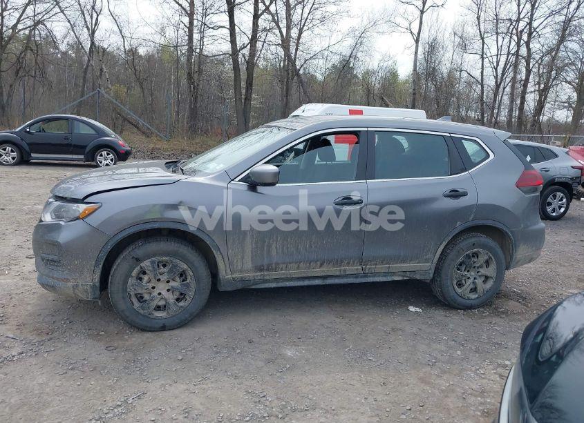 Photo 14 of 2019 Nissan Rogue S (VIN KNMAT2MV2KP500295)