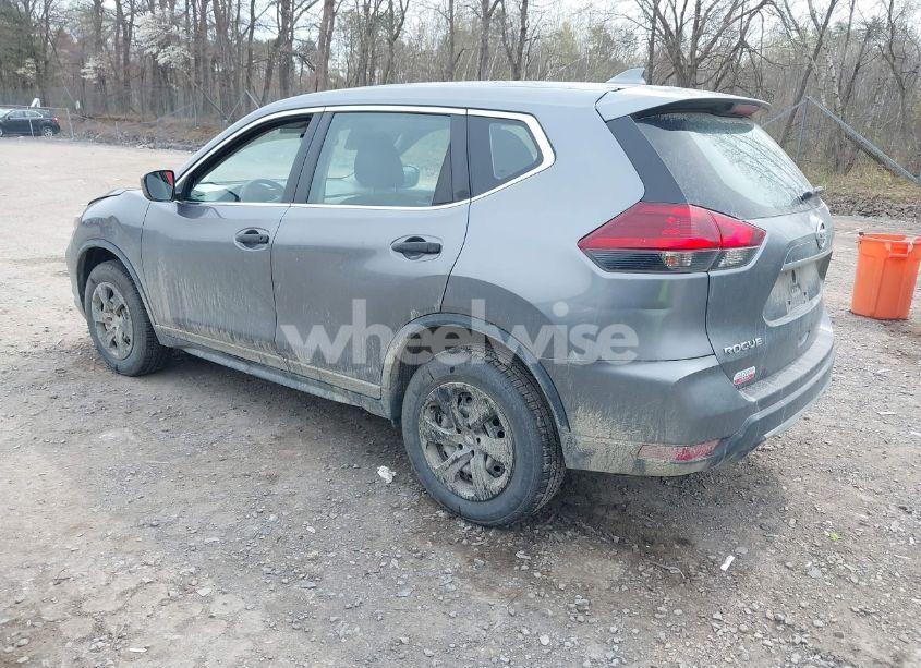 Photo 3 of 2019 Nissan Rogue S (VIN KNMAT2MV2KP500295)