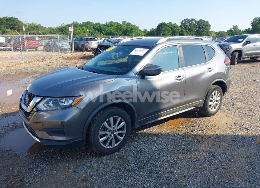 Photo 2 of 2019 Nissan Rogue SV (VIN KNMAT2MV2KP526184)