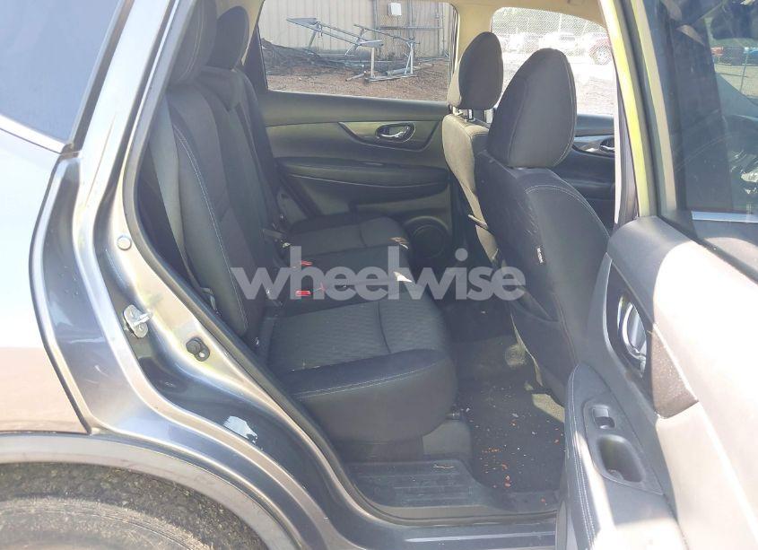 Photo 8 of 2019 Nissan Rogue SV (VIN KNMAT2MV2KP526184)