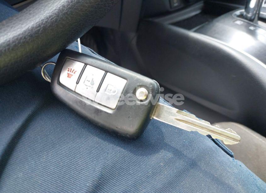 Photo 11 of 2016 Nissan Rogue S (VIN KNMAT2MV3GP631761)