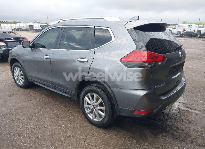 Photo 3 of 2017 Nissan Rogue SV (VIN KNMAT2MV3HP556254)