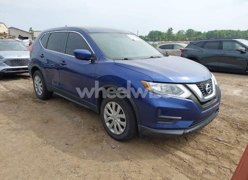 2017 Nissan Rogue S (VIN KNMAT2MV3HP560207) main photo