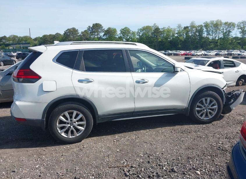Photo 13 of 2017 Nissan Rogue SV (VIN KNMAT2MV3HP572874)