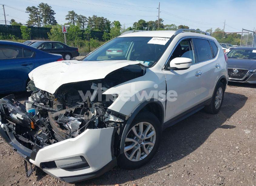 Photo 2 of 2017 Nissan Rogue SV (VIN KNMAT2MV3HP572874)