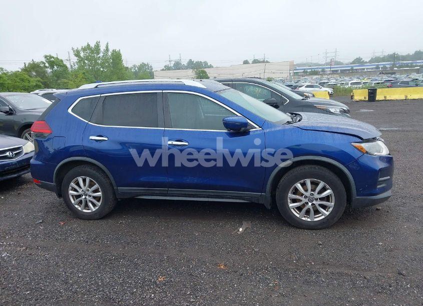 Photo 13 of 2017 Nissan Rogue SV (VIN KNMAT2MV3HP612225)