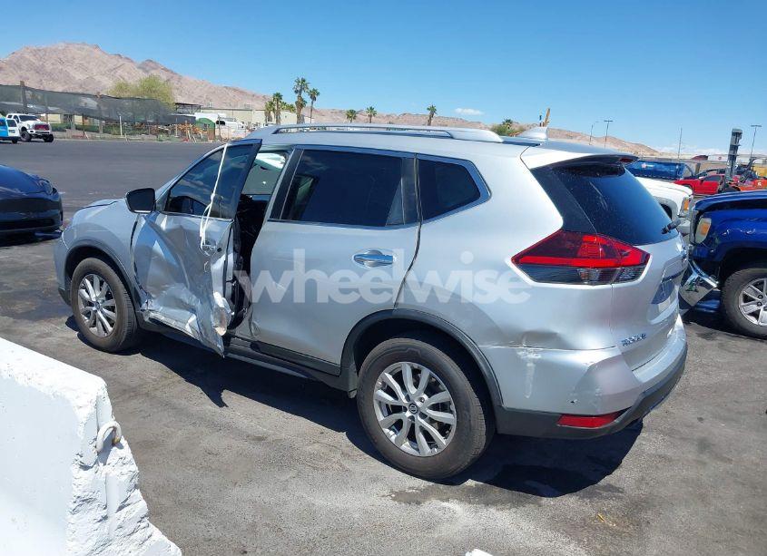 Photo 3 of 2018 Nissan Rogue SV (VIN KNMAT2MV3JP545907)