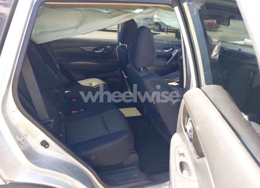 Photo 8 of 2018 Nissan Rogue SV (VIN KNMAT2MV3JP545907)