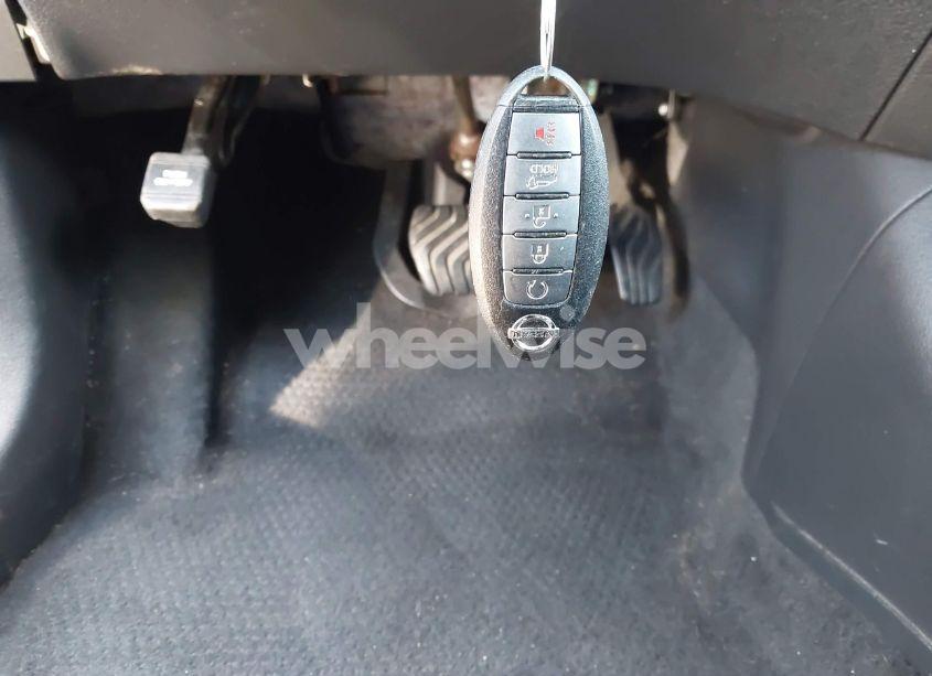 Photo 11 of 2018 Nissan Rogue SV (VIN KNMAT2MV3JP557183)