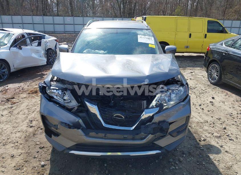 Photo 12 of 2018 Nissan Rogue SV (VIN KNMAT2MV3JP557183)